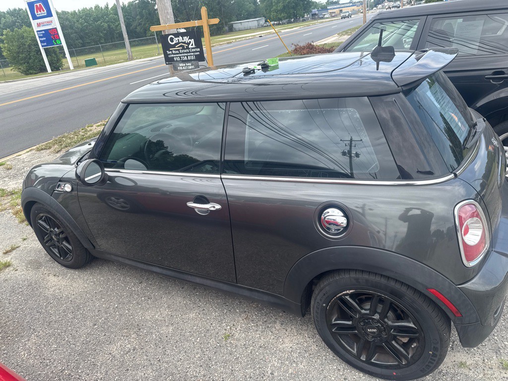 2013 MINI Cooper Image 2