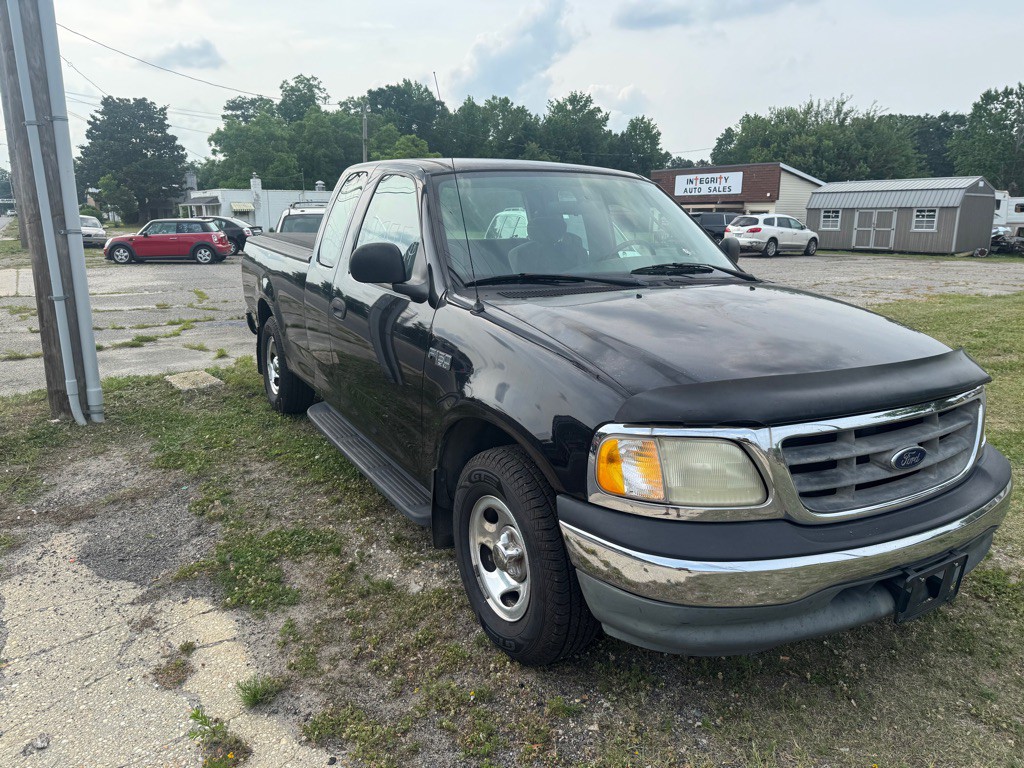 2002 Ford F-150 Image 1
