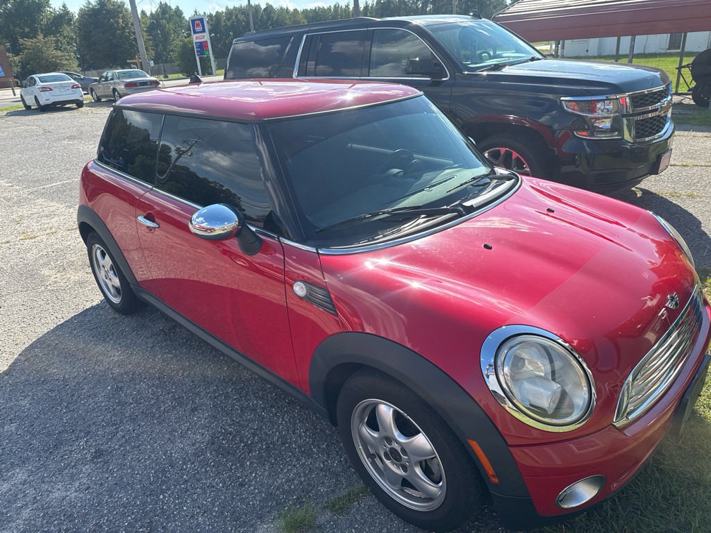 2010 MINI Cooper Image 2