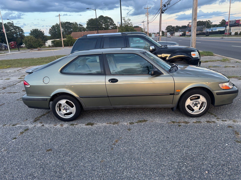 1999 Saab 9-3 Image 2
