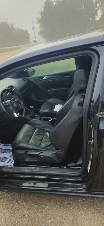 2011 Volkswagen GTI Image 6