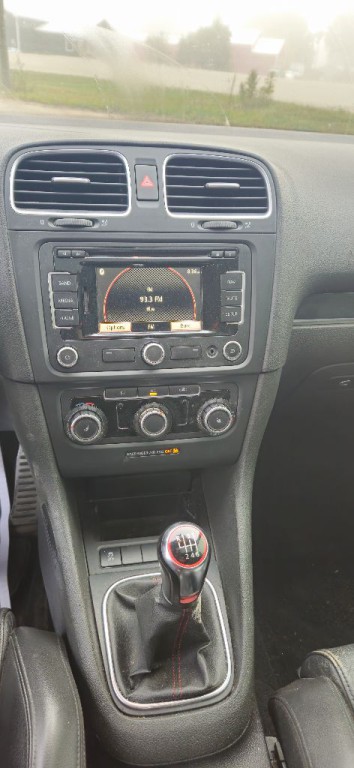 2011 Volkswagen GTI Image 10