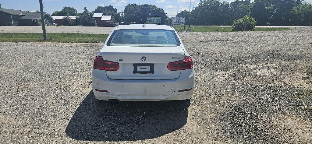 2014 BMW 3 Series Image 4