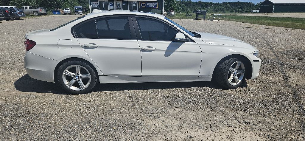 2014 BMW 3 Series Image 8