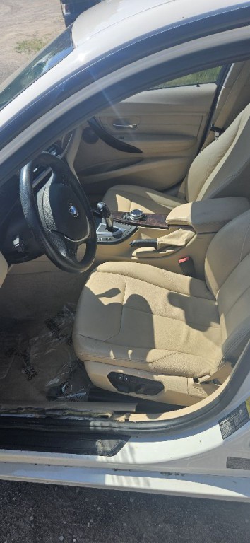 2014 BMW 3 Series Image 12
