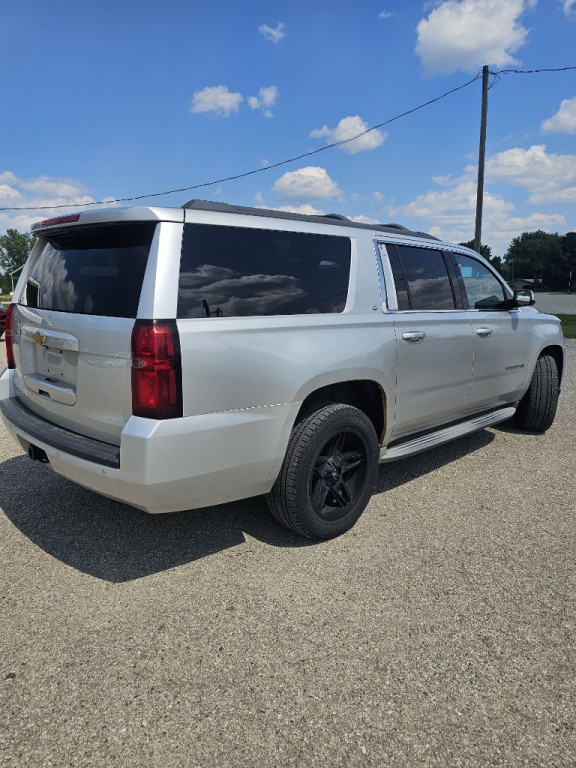 2015 Chevrolet Suburban Image 4