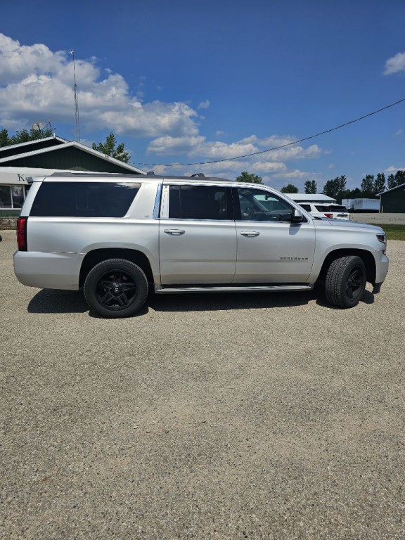 2015 Chevrolet Suburban Image 5