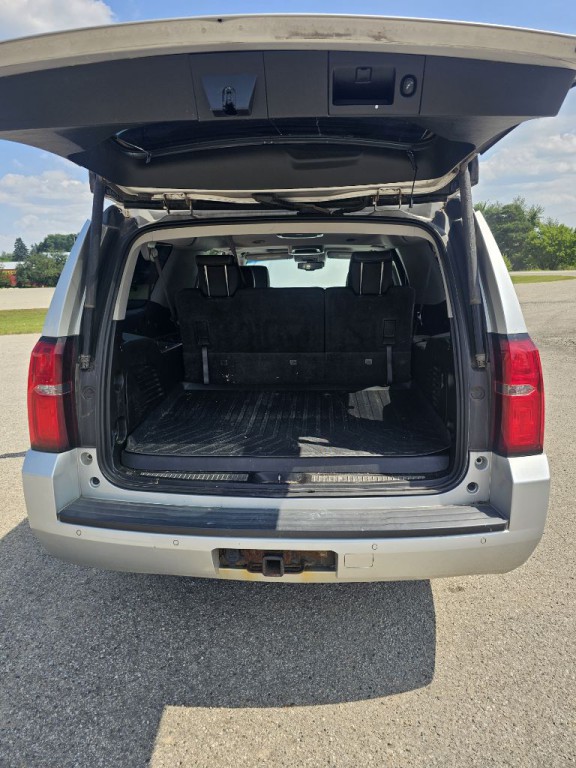 2015 Chevrolet Suburban Image 14