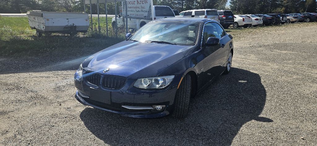 2012 BMW 3 Series Image 1