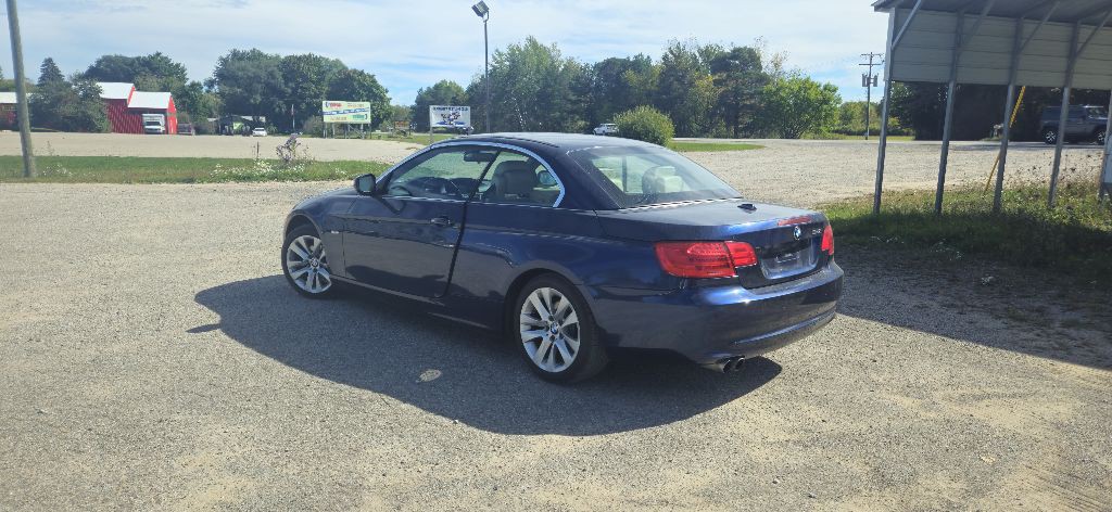 2012 BMW 3 Series Image 3