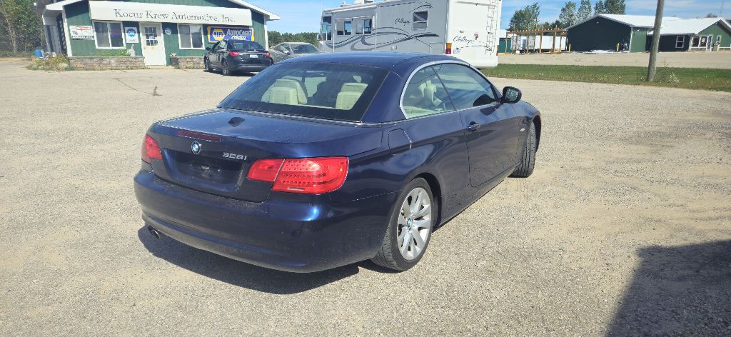 2012 BMW 3 Series Image 5