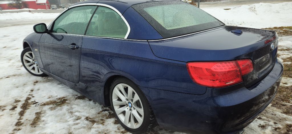 2012 BMW 3 Series Image 3