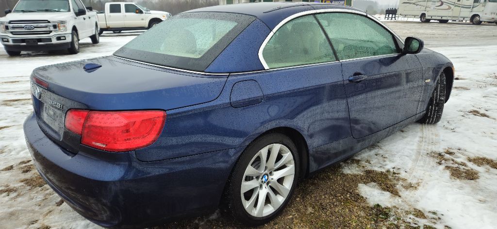 2012 BMW 3 Series Image 6