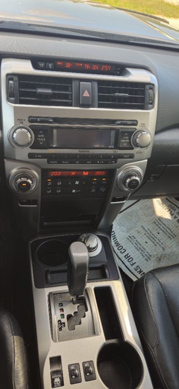2011 Toyota 4Runner Image 12