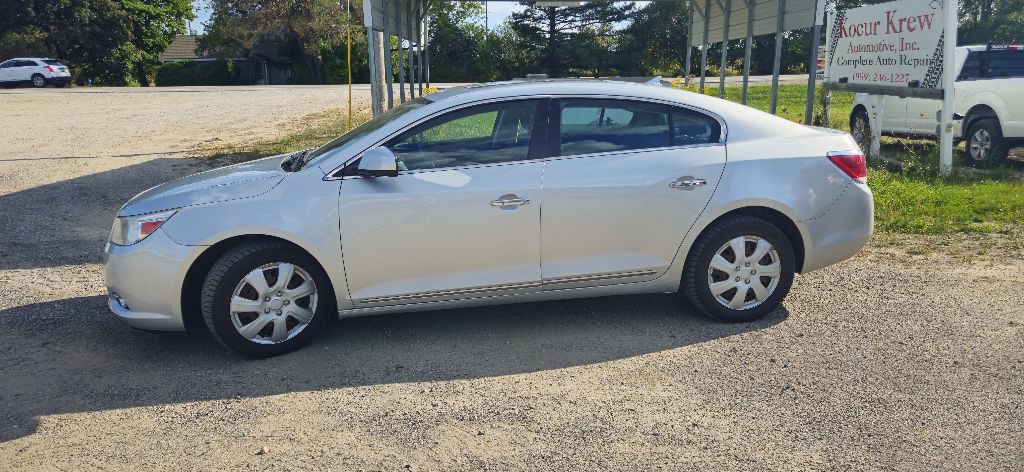 2011 Buick Lacrosse Image 3