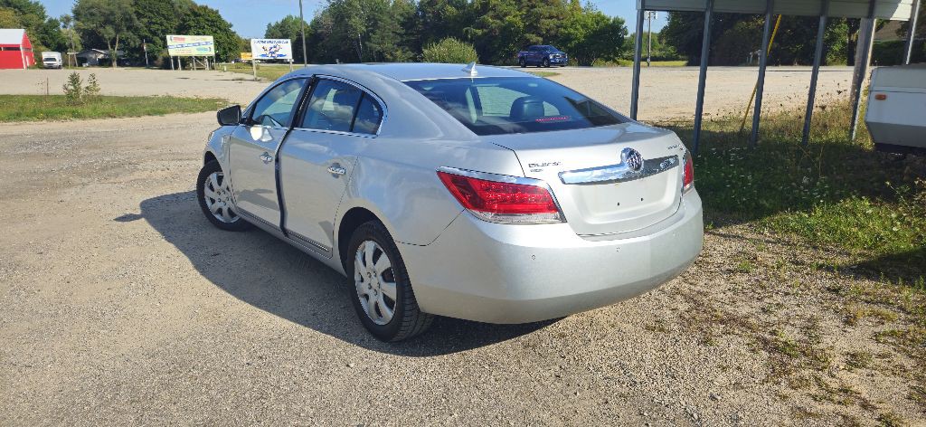 2011 Buick Lacrosse Image 5