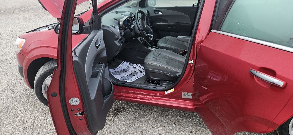 2014 Chevrolet Sonic Image 10