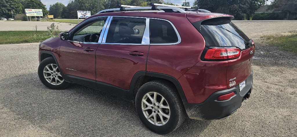 2017 Jeep Cherokee Image 2