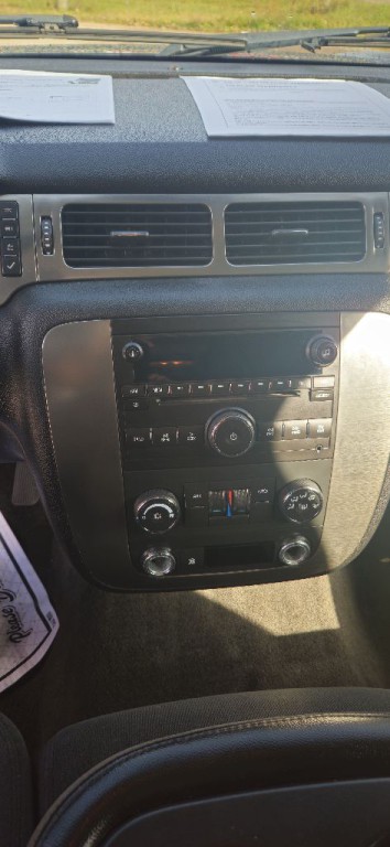 2007 Chevrolet Suburban Image 12