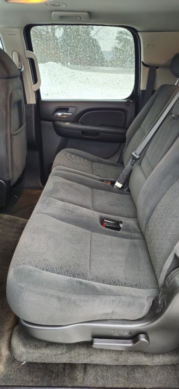 2007 Chevrolet Suburban Image 12