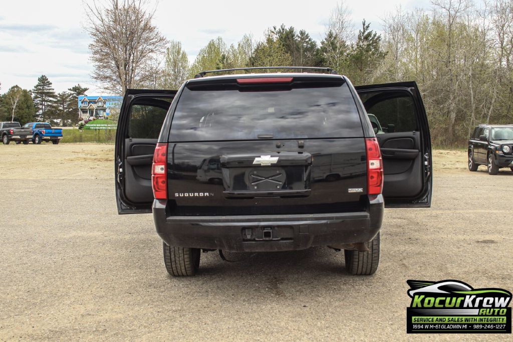 2007 Chevrolet Suburban Image 10