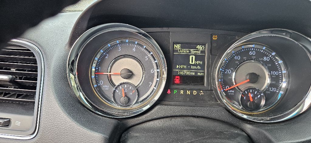 2014 Chrysler Town & Country Image 7