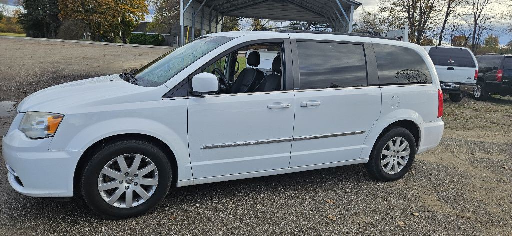 2014 Chrysler Town & Country Image 14
