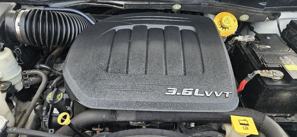 2014 Chrysler Town & Country Image 27