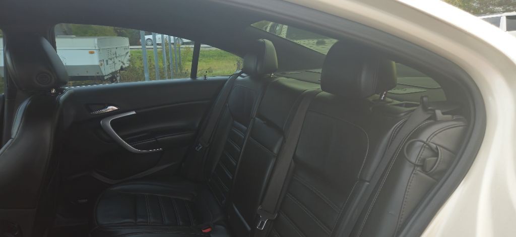 2014 Buick Regal Image 9