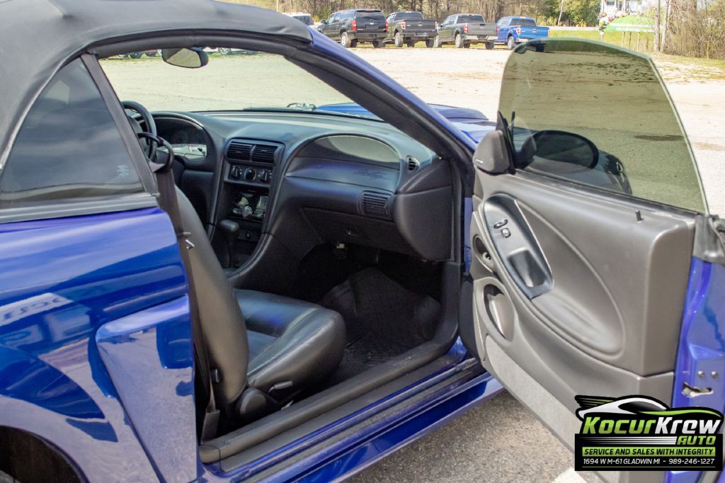 2004 Ford Mustang Image 7