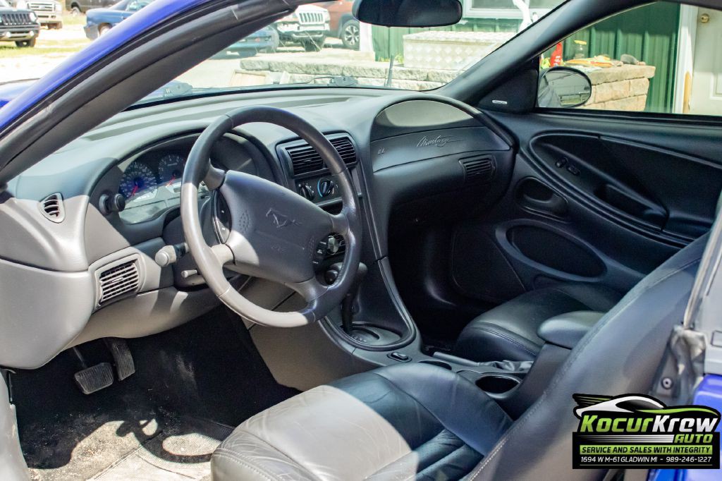 2004 Ford Mustang Image 9