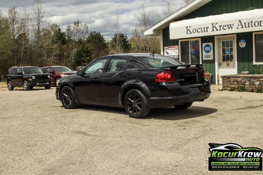 2014 Dodge Avenger Image 2
