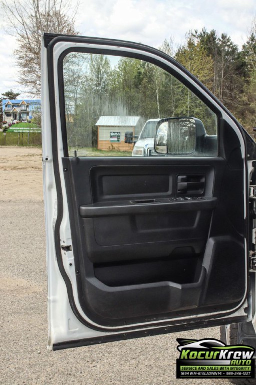 2015 RAM 3500 Image 6