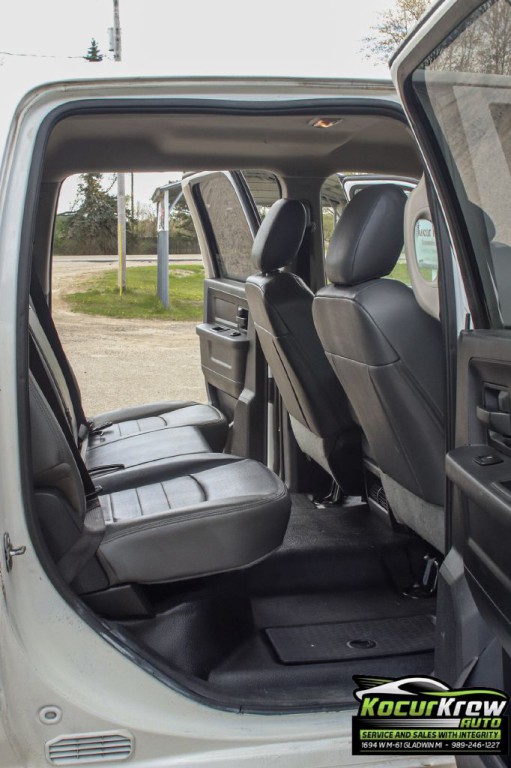 2015 RAM 3500 Image 9