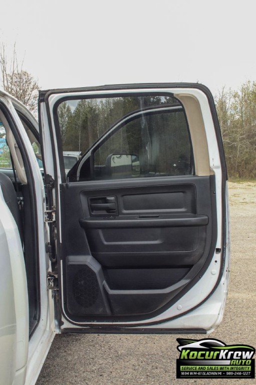 2015 RAM 3500 Image 12