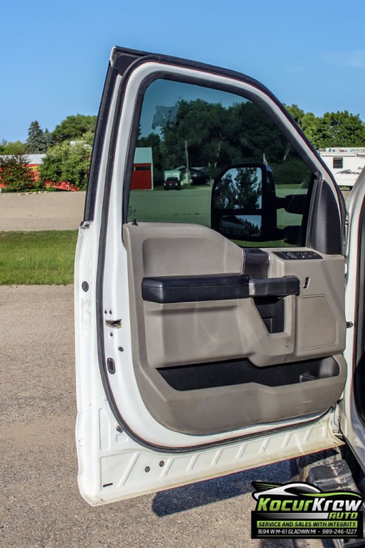 2017 Ford F-250 Image 6
