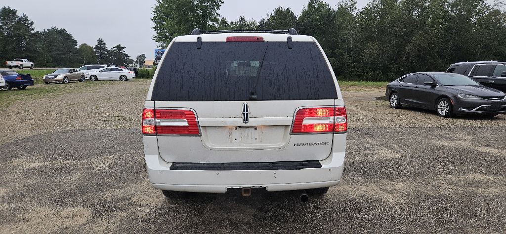 2011 Lincoln Navigator Image 4