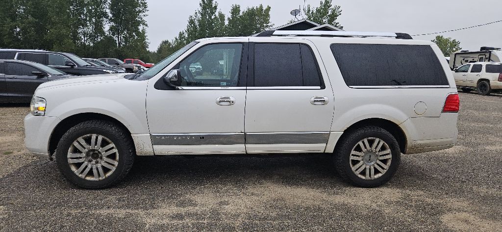 2011 Lincoln Navigator Image 5