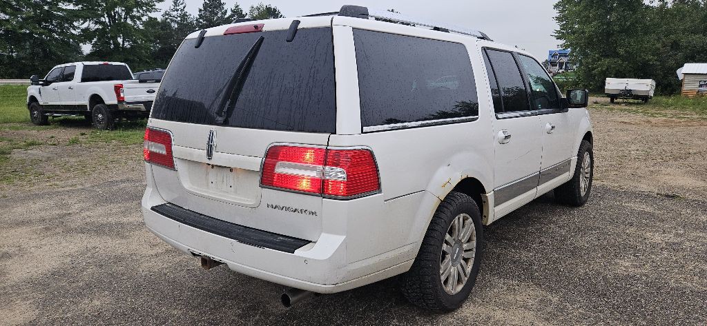 2011 Lincoln Navigator Image 6