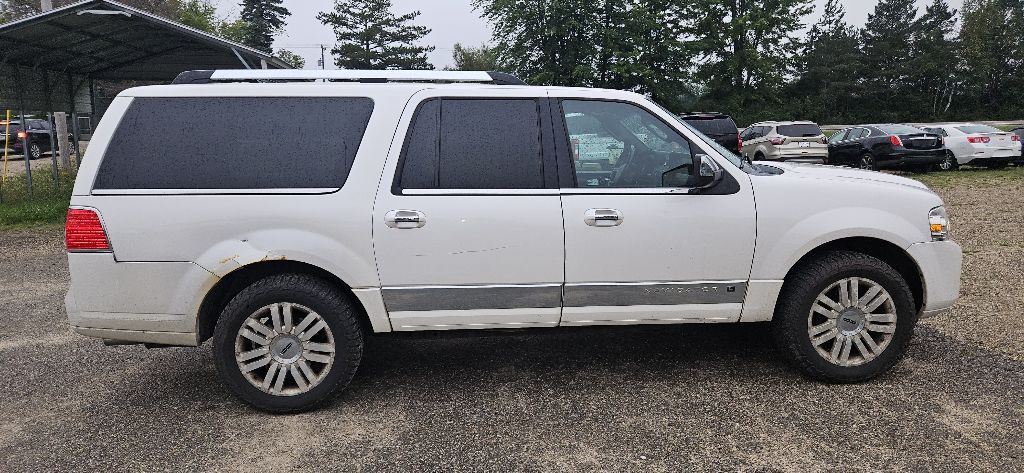 2011 Lincoln Navigator Image 7