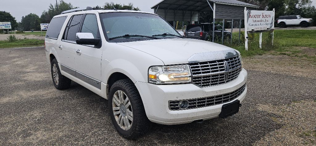 2011 Lincoln Navigator Image 8