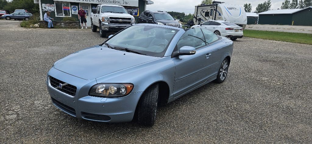 2010 Volvo C70 Image 1