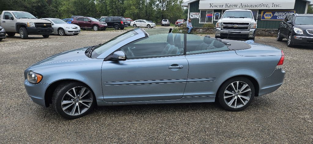 2010 Volvo C70 Image 2