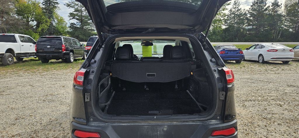2015 Jeep Cherokee Image 11