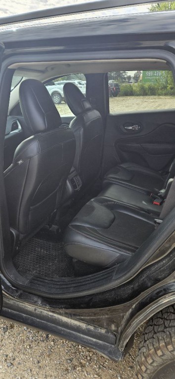 2015 Jeep Cherokee Image 12