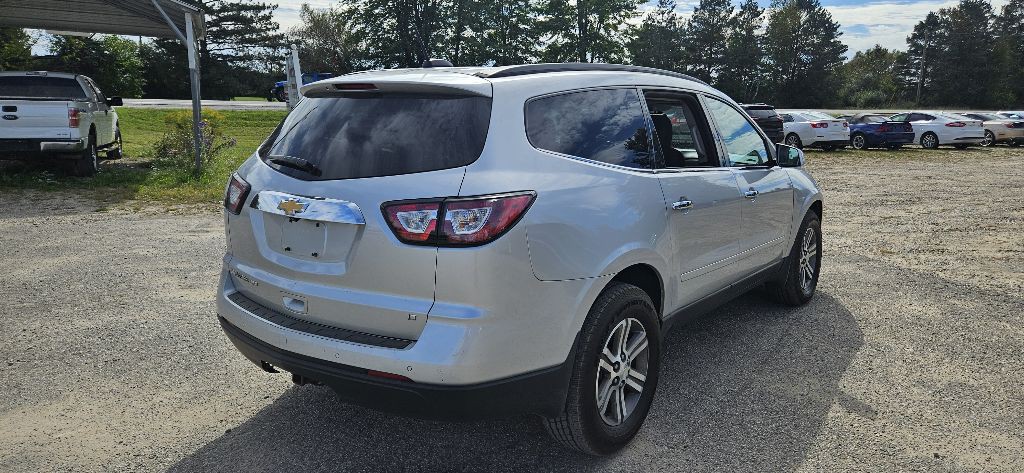 2017 Chevrolet Traverse Image 2