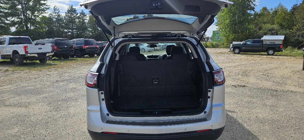 2017 Chevrolet Traverse Image 11