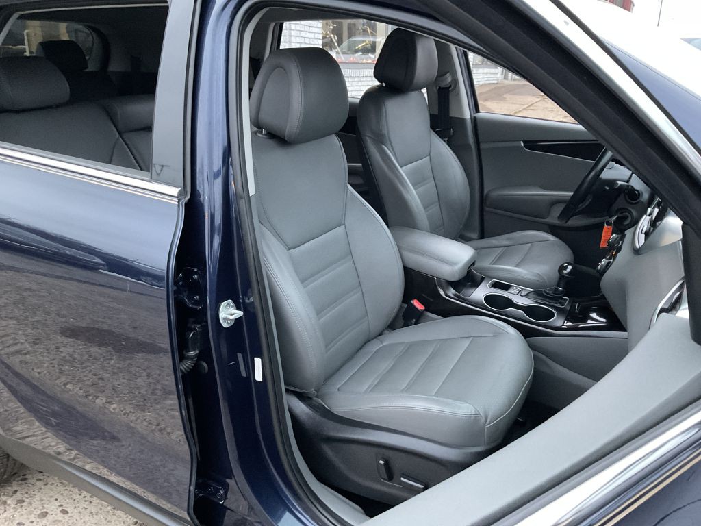 2016 Kia Sorento Image 17
