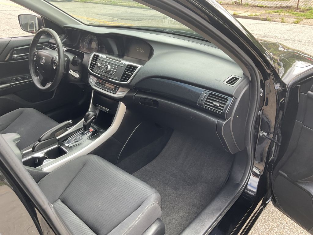 2013 Honda Accord Image 18