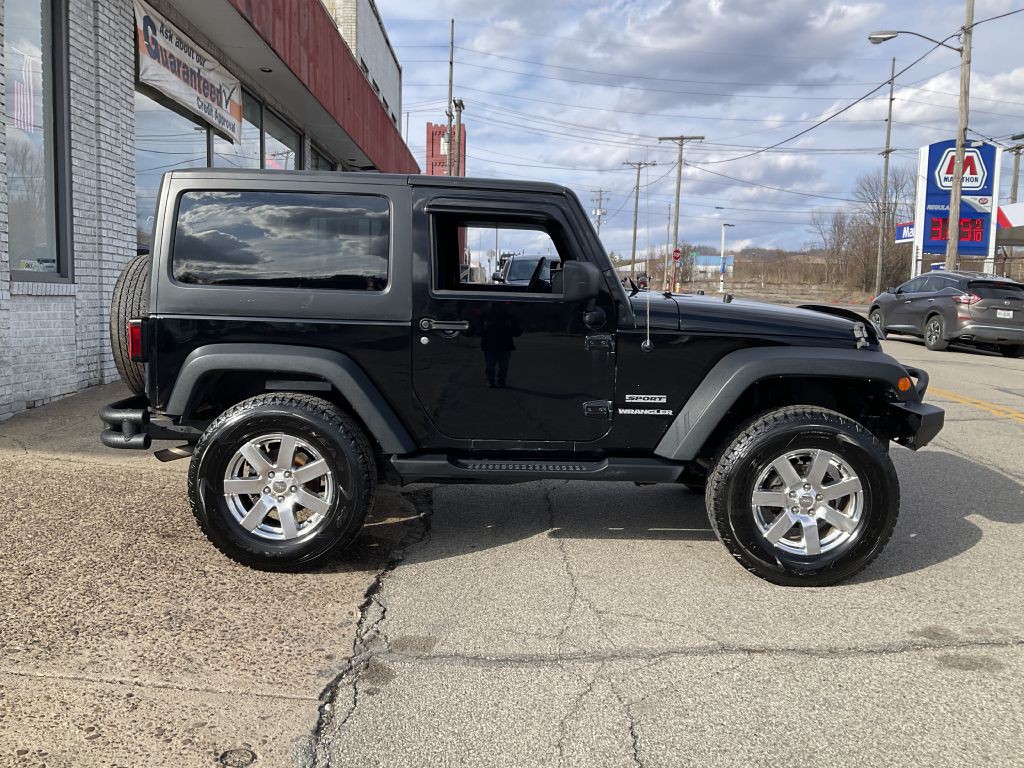 2010 Jeep Wrangler Image 2